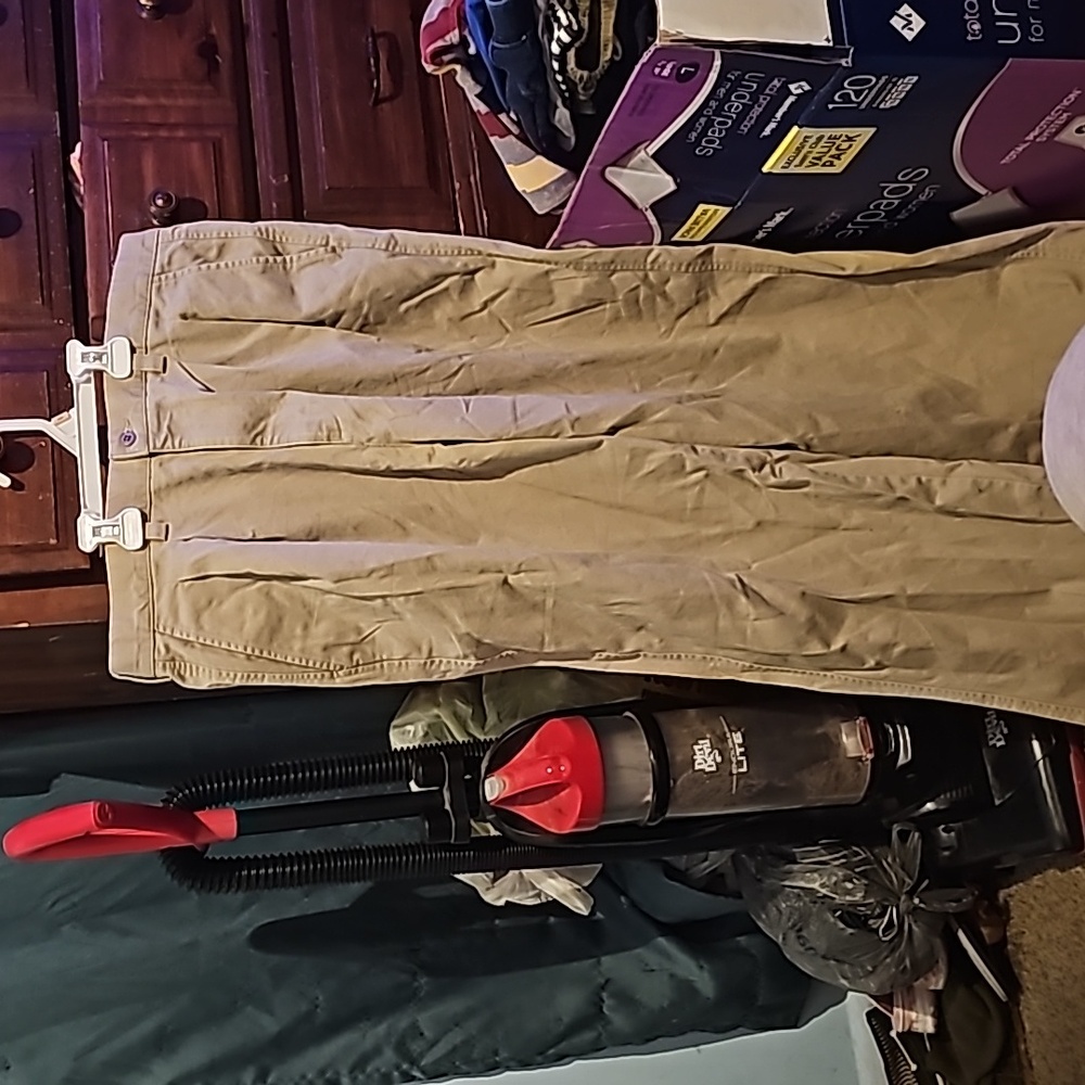 !!.          Mens 35 X 34  pants.         S1